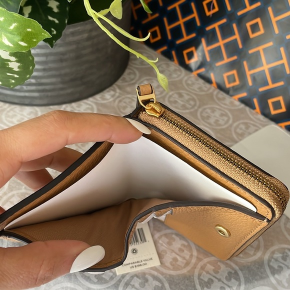 New, Britten bi fold tory burch wallet - Picture 8 of 13